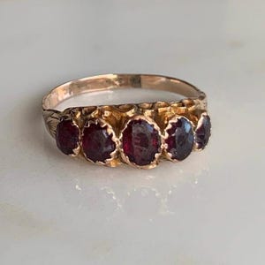 Antiker 9 Karat Gelbgold Granat Ring