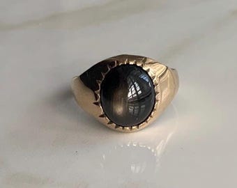 Vintage 9 Carat Gold Star Sapphire Ring