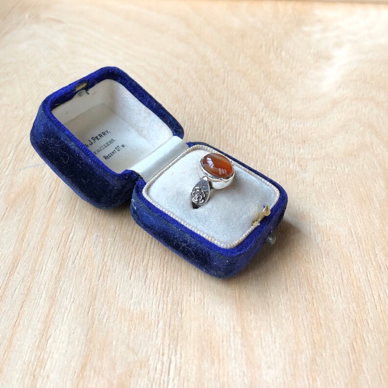 Antique Silver Cabochon Agate Ring