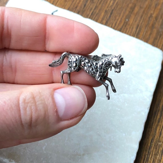 ヴィンテージ シルバー マーカサイト ホース ブローチ - Etsy 日本
