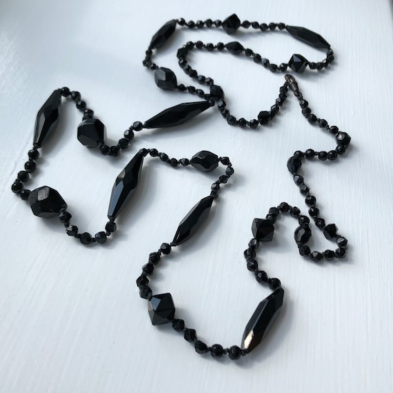 【VINTAGE HOLLYWOOD】Black Stone Beads Necklace_VH2478NE072M Vintage Black Stone Jet Bead Necklace - Etsy