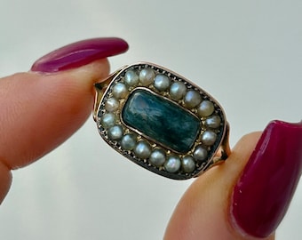 Antique C.1807 Moss Agate and Pearl Mourning Band Ring in Yellow Gold