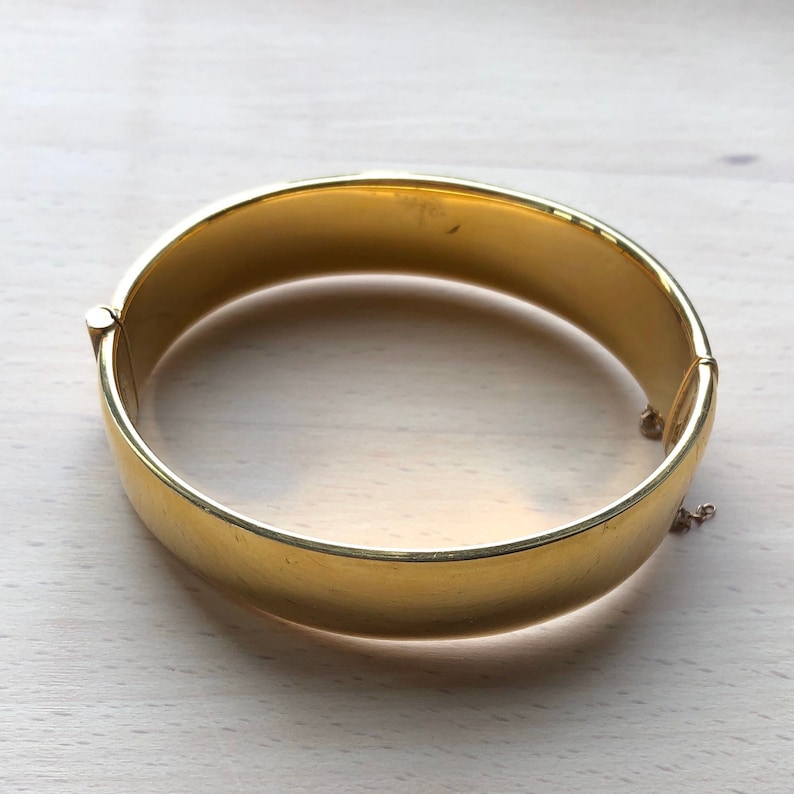 Vintage 15 9 Carat Gold Metal Core Bangle