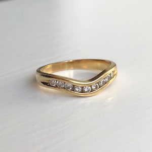 Vintage 18 Carat Gold Diamond Band