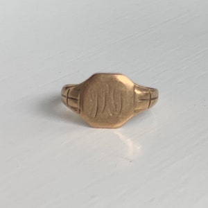 Antique 9 Carat Gold Signet Ring