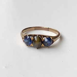Vintage 9 Carat Gold Tigerseye and Sapphire Three Stone ring