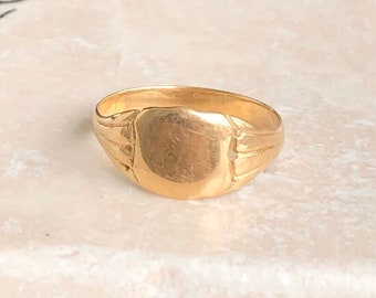 Victorian 18 Carat Gold Signet Ring