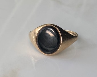 Vintage 9 Carat Gold Onyx Signet Ring