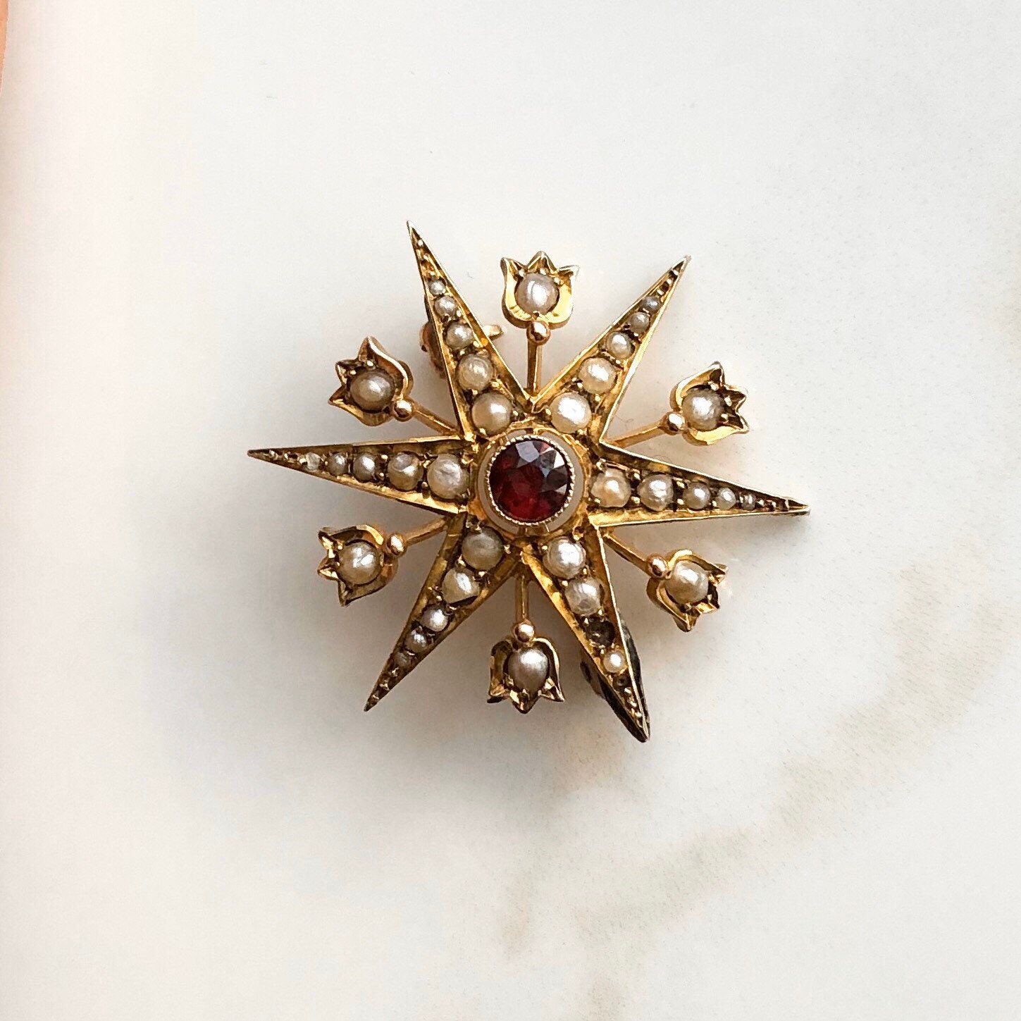 9ct gold brooch clearance
