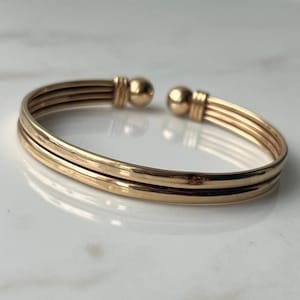 Vintage 9 Carat Yellow Gold Bangle