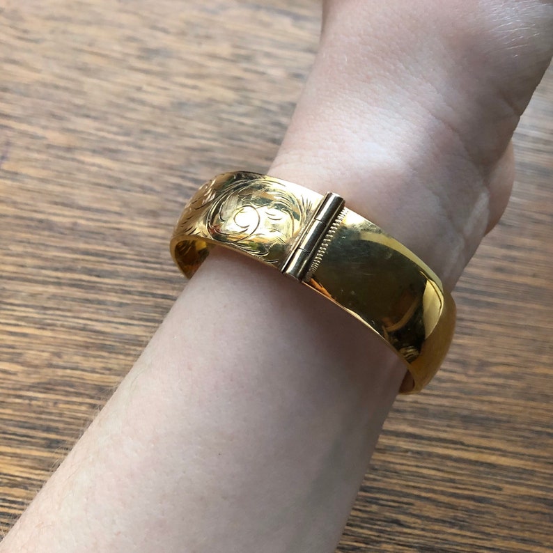 Vintage 15 9 Carat Gold Metal Core Bangle