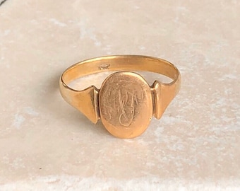 Vintage 9 Carat Yellow Gold Signet