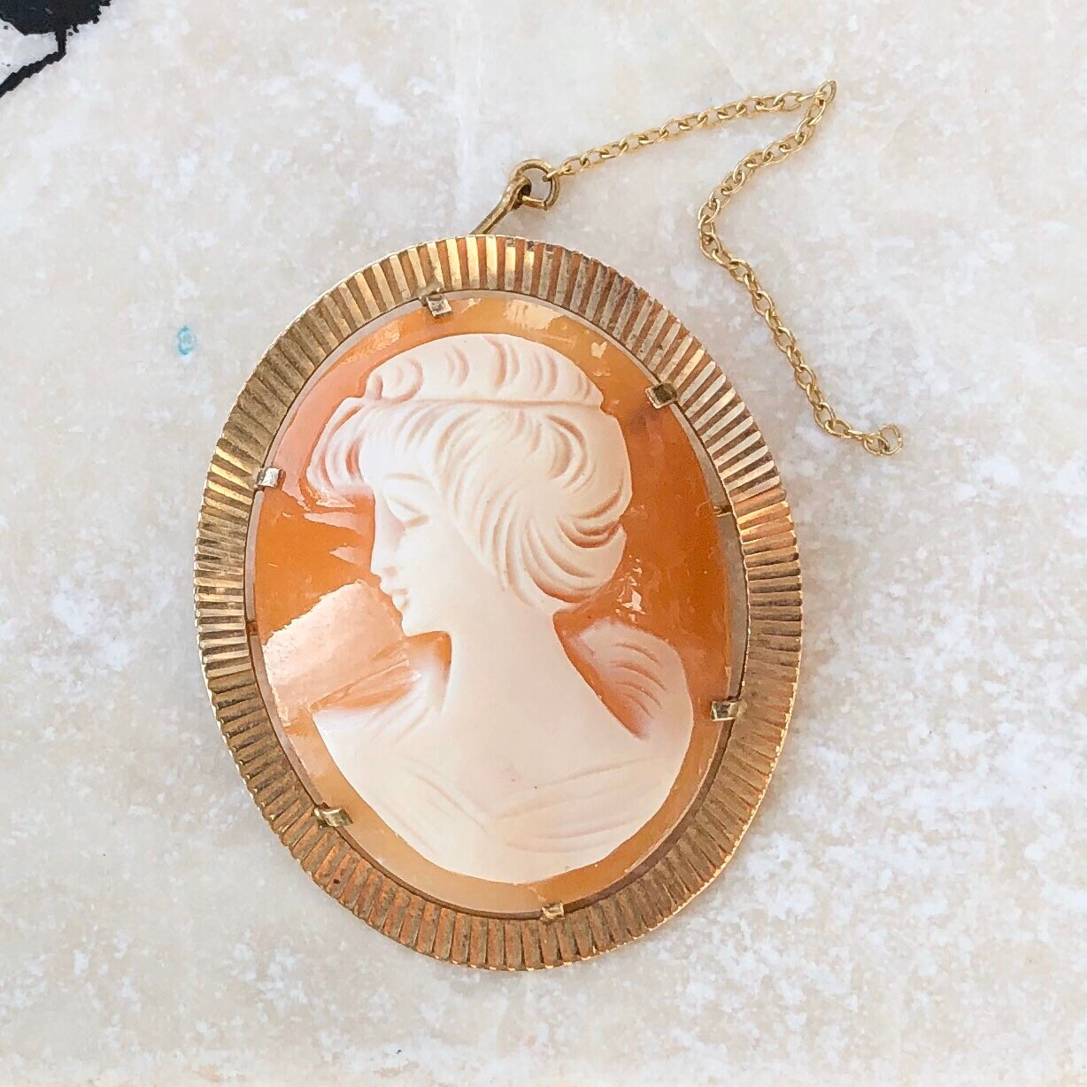 Vintage 9 Carat Gold Cameo Brooch With Signature on the Back
