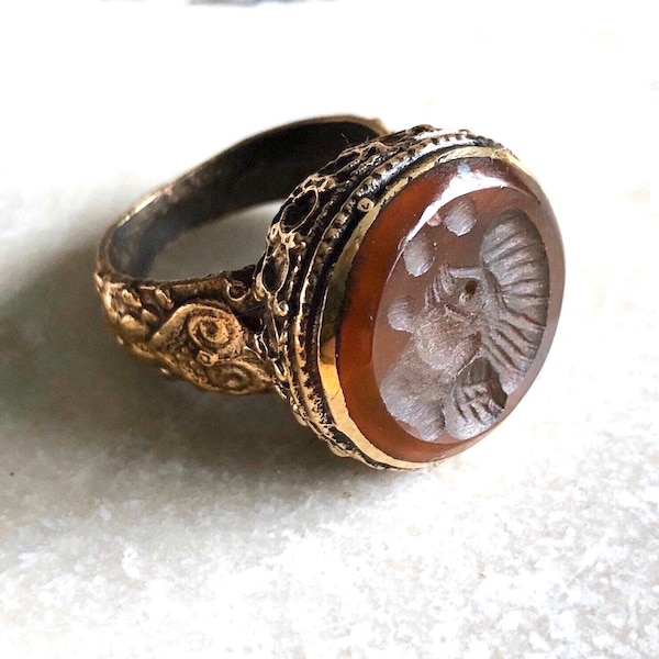 Vintage Yellow Metal Intaglio Ring