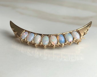 Vintage 9 Carat Yellow Gold Crescent Moon with Set Opals
