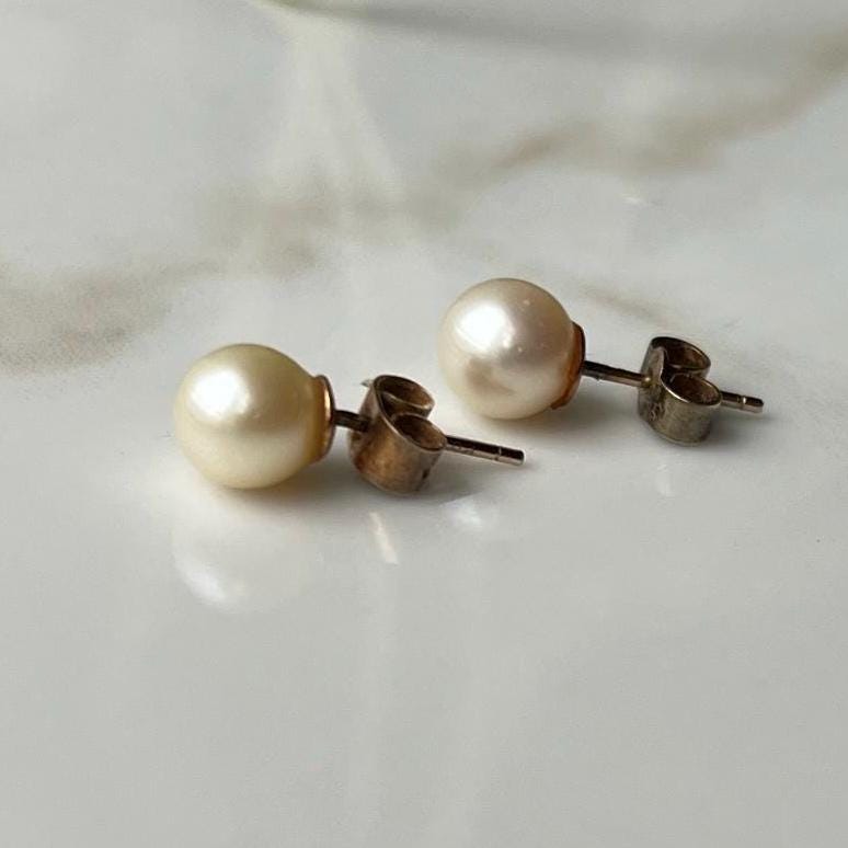 Vintage 9 Carat Gold Pearl Earrings