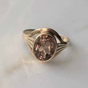 Vintage 9 Carat Yellow Gold Smokey Quartz Ring