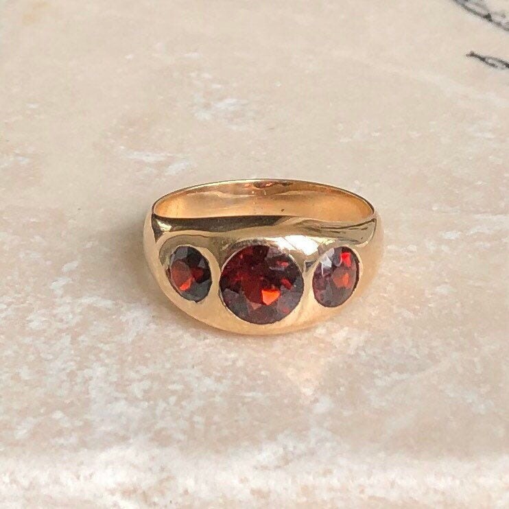 Vintage 9 Carat Gold Garnet Three Stone Ring