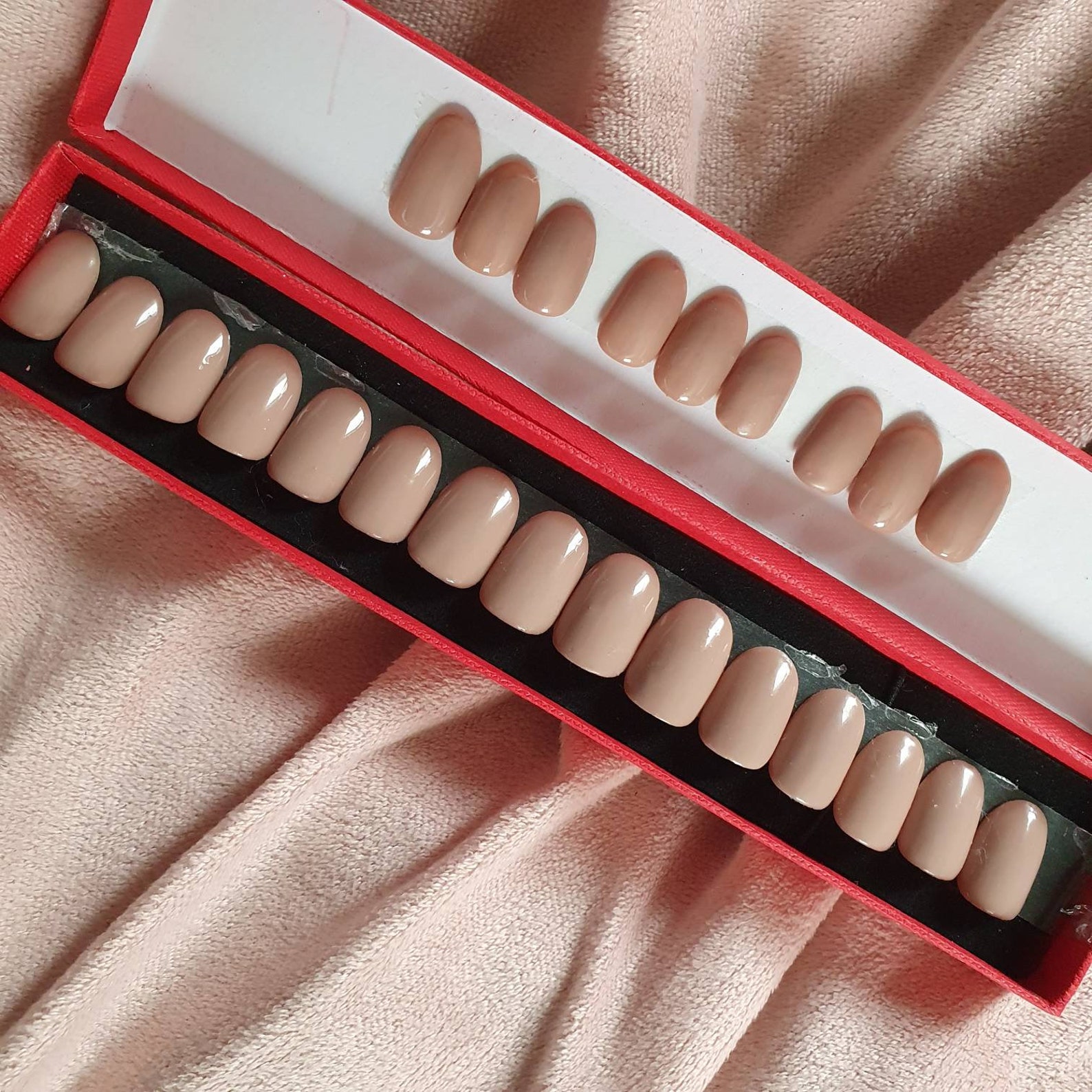 Shorty. Custom press on nails. Etsy