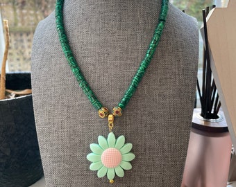 Malachite Necklace for Women, Flower Pendant Jewelry for Girls, Green Chunky Choker Necklace for Daughter, Mother’s Day Gift Jewelry for Mom