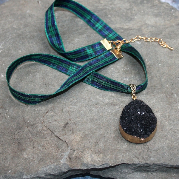 Natural Black Druzy Necklace With Velvet or Tartan Ribbon • La Dame Blanche • Outlander Jewelry • Outlander Gifts • Witchy Necklace