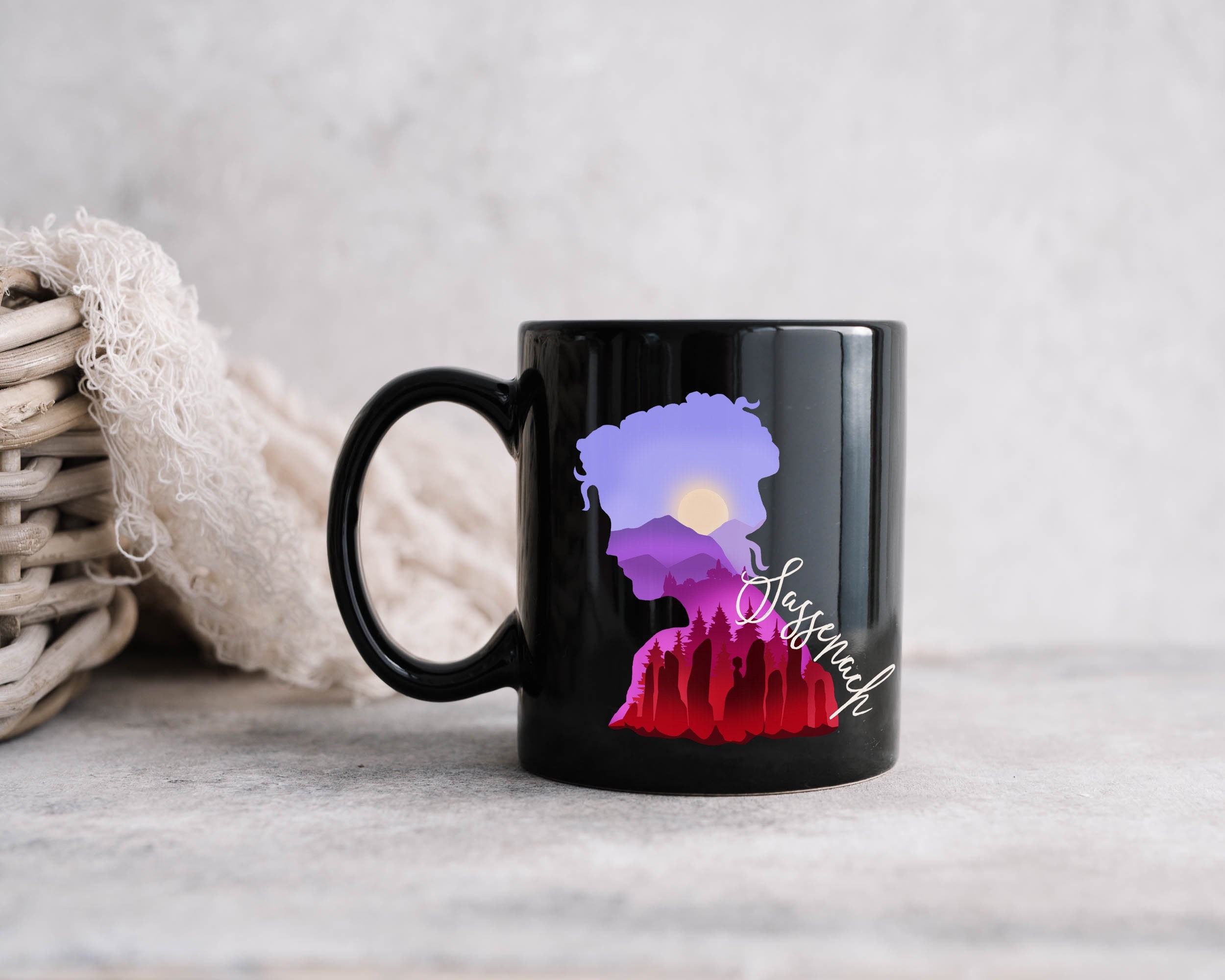 Sassenach Mug avec Claire à Craigh Na Dun Pour Les Fans d'outlander Black Détient 11Oz.