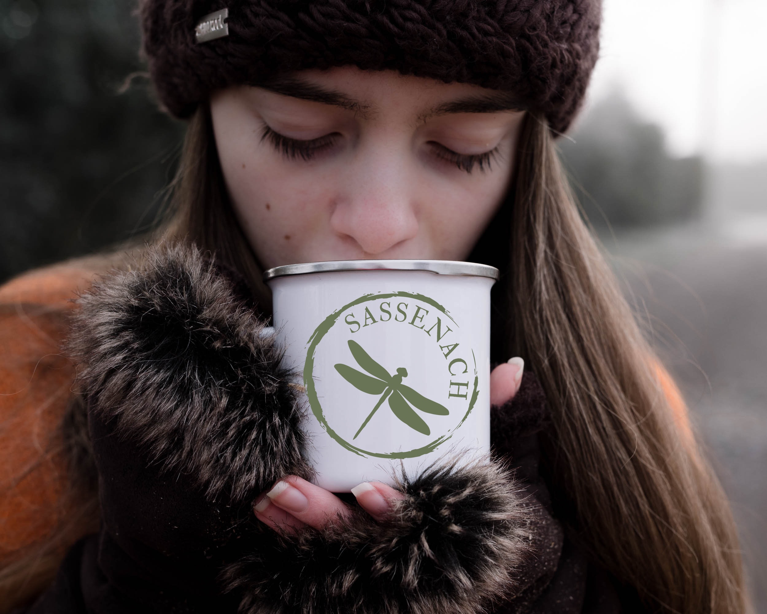 Outlander Inspiré Sassenach Dragonfly Enamel Camping Mug. Détient 12Oz