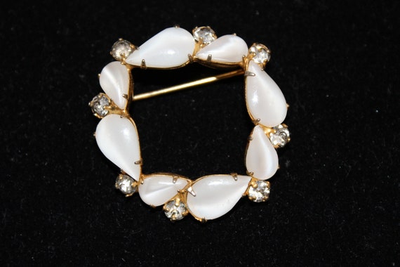 Enchanting Vintage Rhinestone Pin - image 1