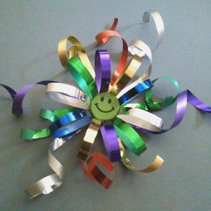 Smiley Gesicht GESCHENK SCHLEIFE in Multi Color Metallic Finish