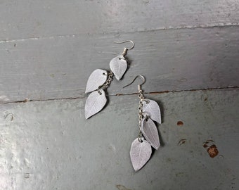 Pendientes colgantes de hoja de arcilla polimérica hechas a mano