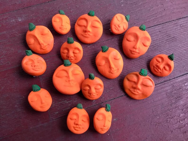 Handmade polymer clay pumpkin jack-o'lantern Halloween pin image 5