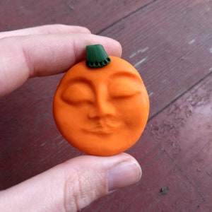 Handmade polymer clay pumpkin jack-o'lantern Halloween pin image 1