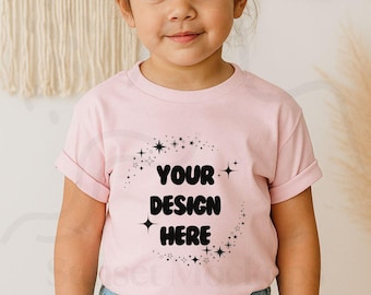 Gildan 5100P Digital Pink T-Shirt Mockup – Bearbeitbares PNG, Sofortiger Download zum Anpassen von Designs Gildan 5100P T-Shirt Mockup