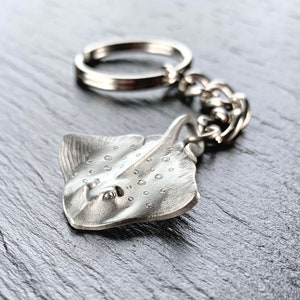 Stingray Keychain - Gift for Ocean Lover - Scuba Diving Gifts -  Keychain Charms