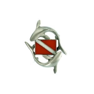 Alfinete de tubarão, alfinete de tubarão com bandeira de mergulho, alfinete de bandeira de mergulho, presentes para mergulhadores, alfinete de bandeira de mergulho com tubarões, presentes de mergulho, presentes para amigos de mergulho