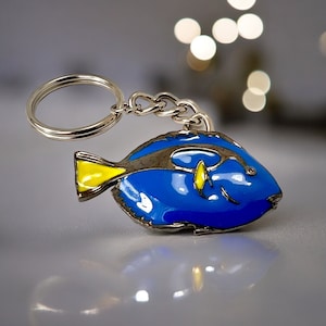 Llavero de pez cirujano azul para mujeres y adolescentes: llaveros de regalo para mujeres, llavero de pez cirujano azul, dije de pez cirujano azul, regalos para amantes del océano, regalos de buceo