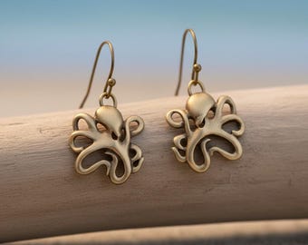 Pendientes colgantes de pulpo de bronce: Joyería bohemia inspirada en la vida marina