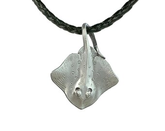 Stingray Necklace Pewter Pendant- Stingray Gift for Women and Men, Stingray Necklace, Ocean Theme Gifts for Divers, Sea Life Gifts