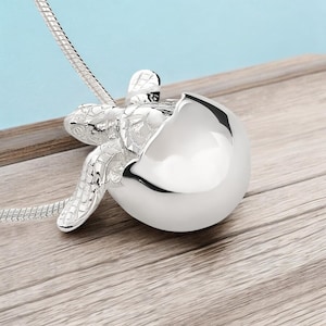 Collar de tortuga marina bebé de plata de ley: colgante de cría, joyería bohemia