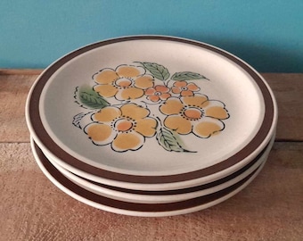 Montrose Japan Dinner Plates, Set of Four (4) | Vintage, Stoneware, Plate, Dining, Tableware, MCM Midcentury, Bohemian, Floral