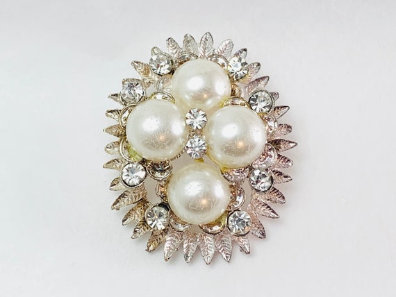 Buy Wholesale China Vintage Pearl Brooches Fashion Silver Gold Metal Flower  Rhinestone Brooch For Women & Rhinestone Brooches at USD 6.2