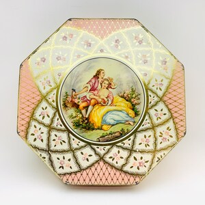 Vintage Peek Freans Biscuit Tin