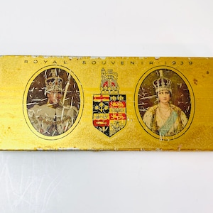 1939 Walter M. Lowney Royal Souvenir Dose