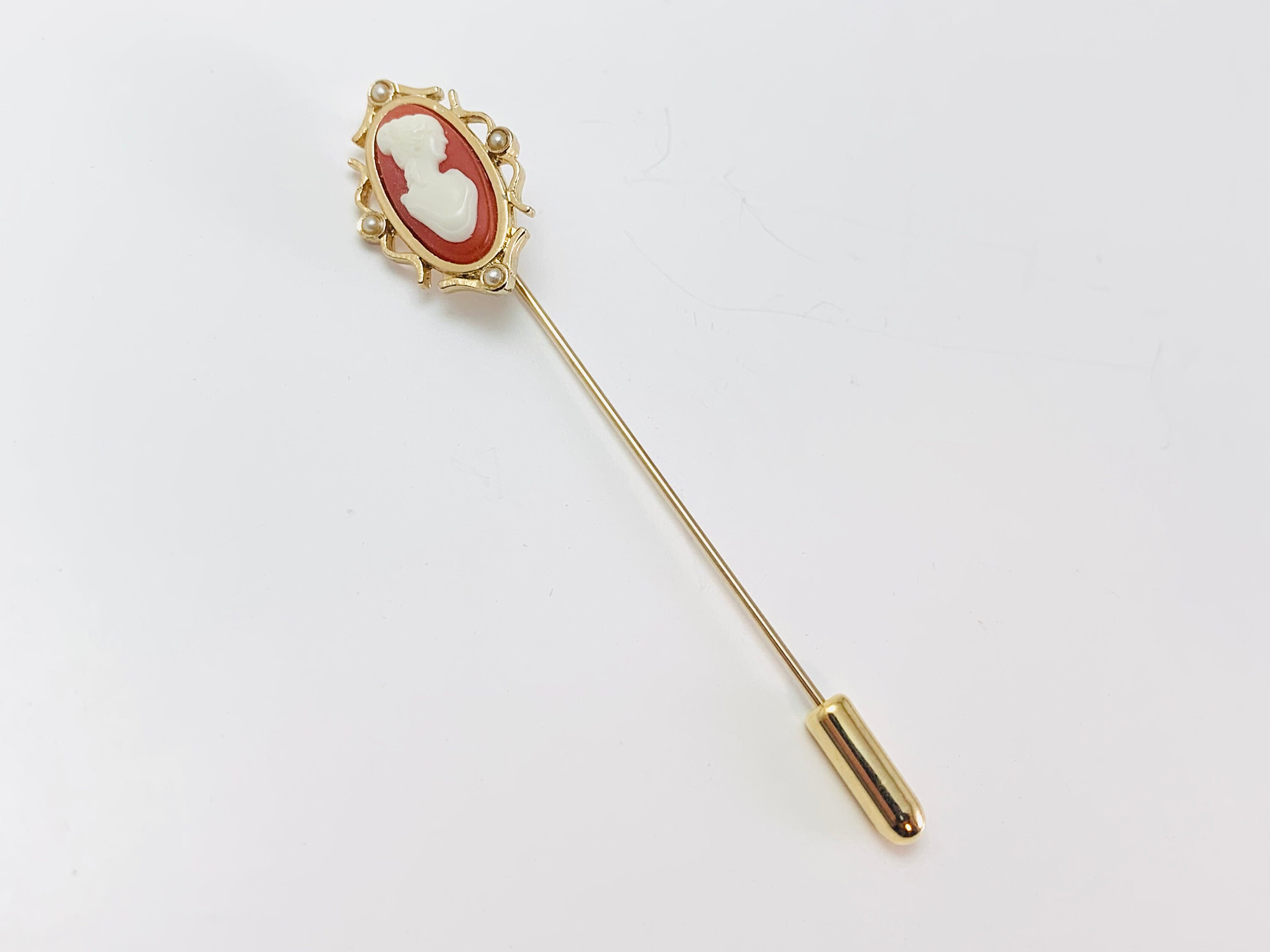 Avon cameo pin deals