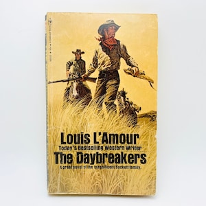  Tucker: A Novel: 9780553250220: L'Amour, Louis: Books