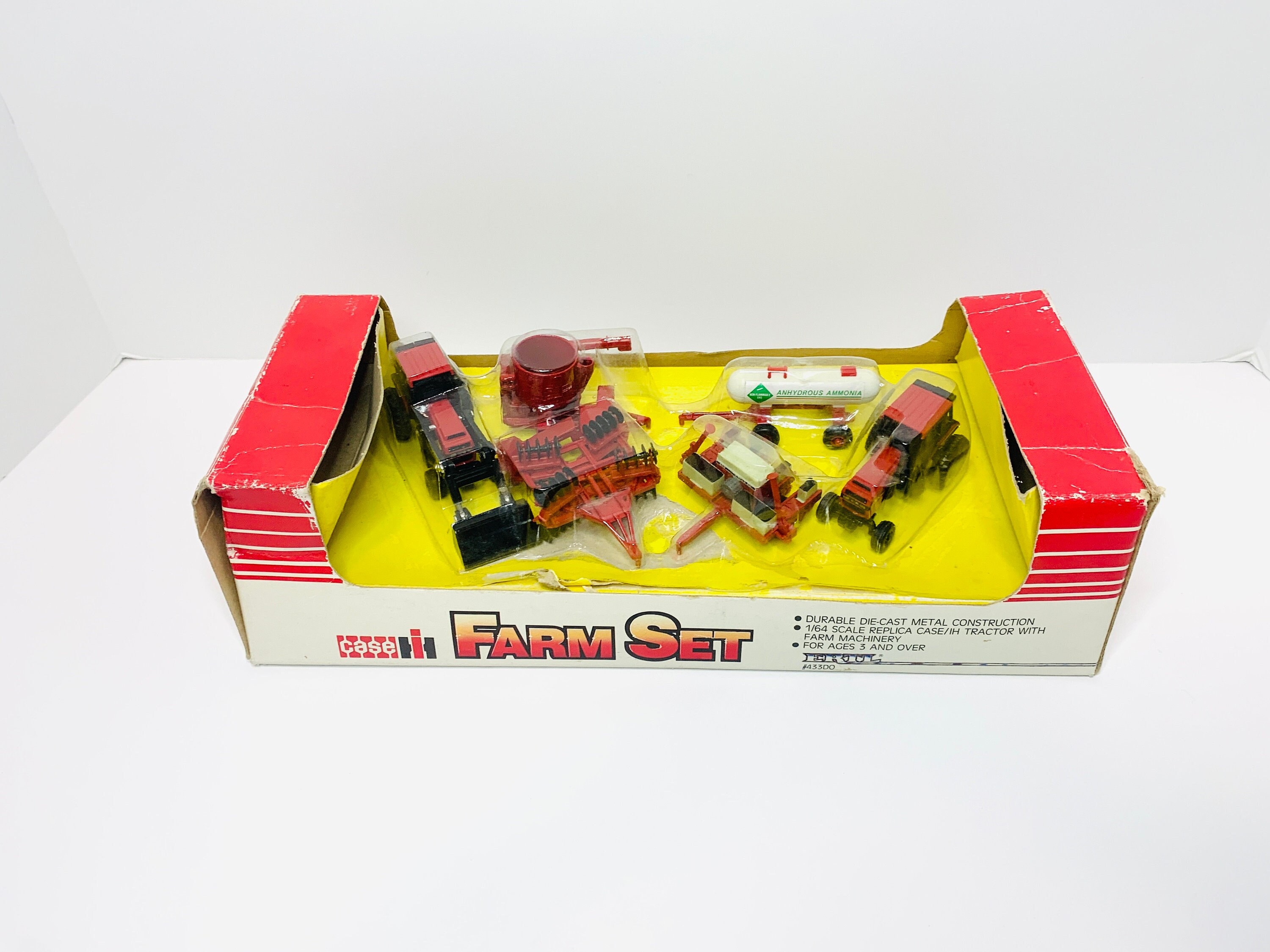 Vintage 1/64 Case IH Farm Set W/ 2594 Tractors, Grinder, Planter, Ammonia  Tank \u0026 Disk - Etsy, image size:3000x2250