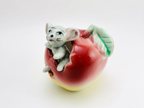 りんごの置物 2色展開 ホワイト ブラック セラミック像装飾 りんごの置物 2色展開 ホワイト ブラック セラミック像装飾