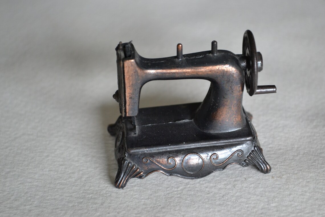 Miniature Sewing Machine Durham Item No. 3 Etsy