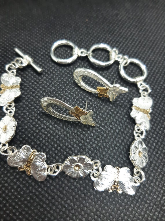 Vintage Butterfly's Flowers Silvertone Link bracel