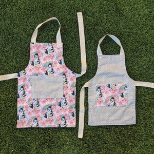Reversible Apron, Toddler Apron, Kids Apron, Gray Pink Mulan